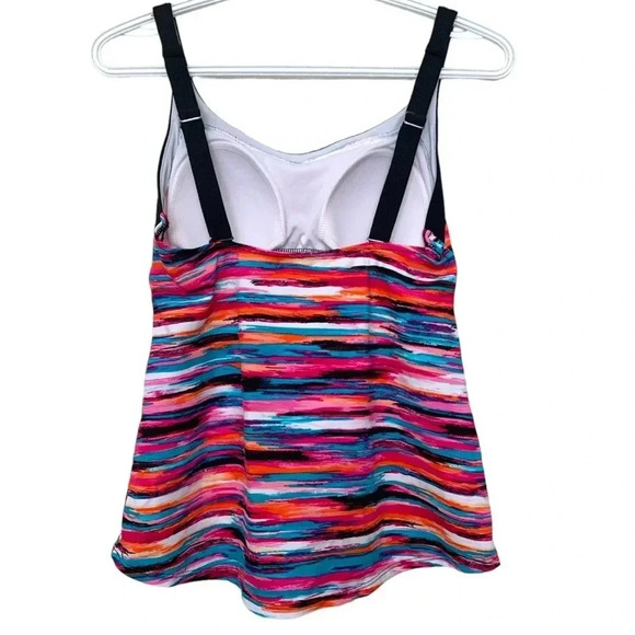 Custom Curves  NWOT tankini top with adjustable straps and lightly moulded cups - Picture 3 of 8